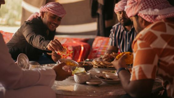 杜拜：Al Marmoom 綠洲營地體驗及貝都因人晚餐