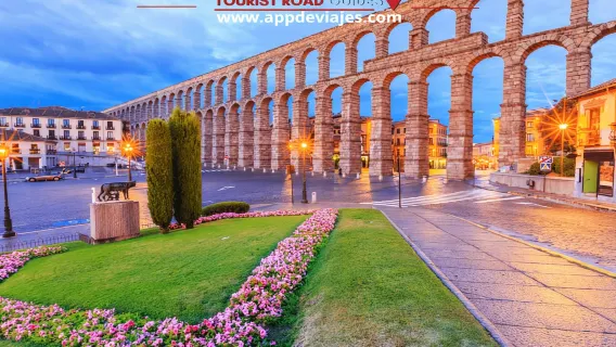 Madrid: tour privato Ávila - Segovia con percorso di tapas