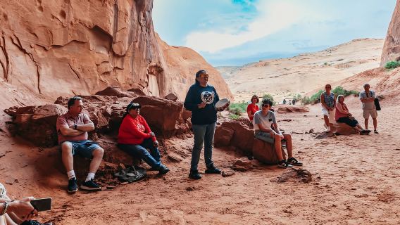 Monument Valley: Tur Matahari Terbenam dengan Pemandu Navajo