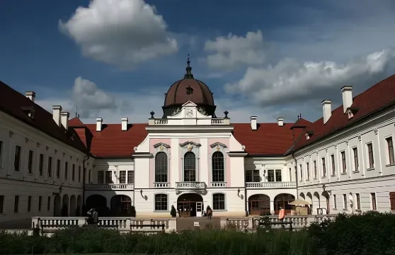 布達佩斯拉薩爾馬術公園精緻私家團【妻子的浪漫旅行一日遊】