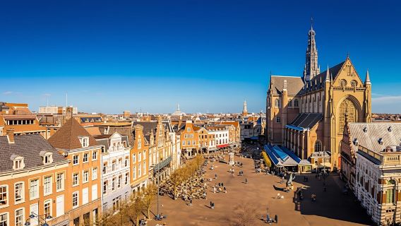 Self guided tour with interactive city game of Haarlem
