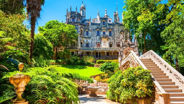 Lisbon: Lawatan Sehari ke Sintra, Istana Negara Pena, Quinta da Regaleira, Pantai Cabo da Roca dan Cascais