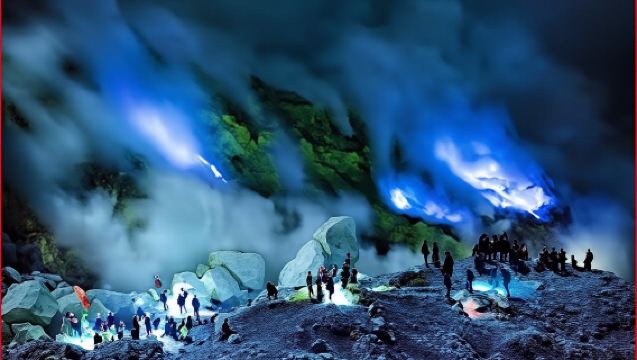 Ijen Crater Midnight Adventure: Blue Fire Phenomenon and Sunrise View