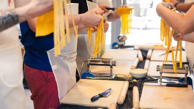 Conviértete en Masterchef en Roma: clase de pasta, ravioles y tiramisú