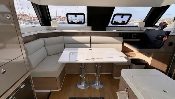 Cagliari: Passeio de Catamarã, Natação, Snorkel e Prosecco