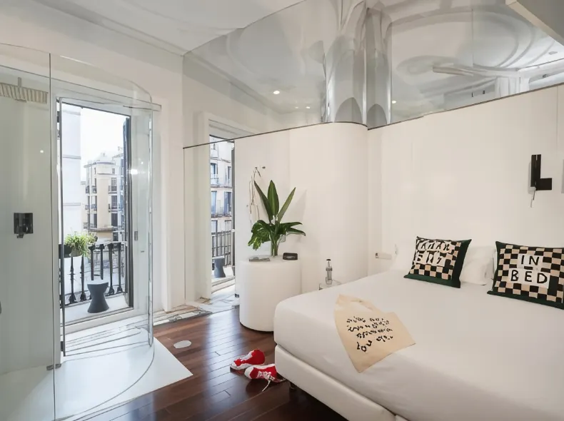 Chic & Basic Born Boutique Hotel