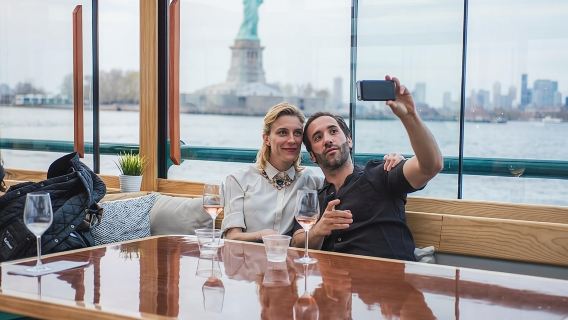 Statue of Liberty and New York City Skyline Sightseeing Cruise