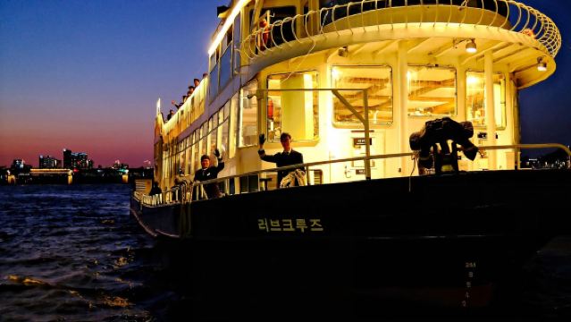 Tour giornaliero pomeridiano di shopping rigenerante