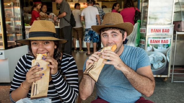 Hoi An al atardecer: Tour auténtico de comida callejera local