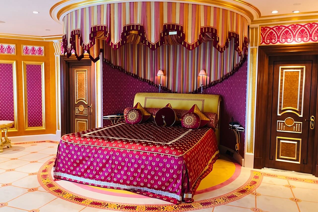 Lunch/Dinner at Burj Al Arab (7 star hotel) with Tour & Transfers