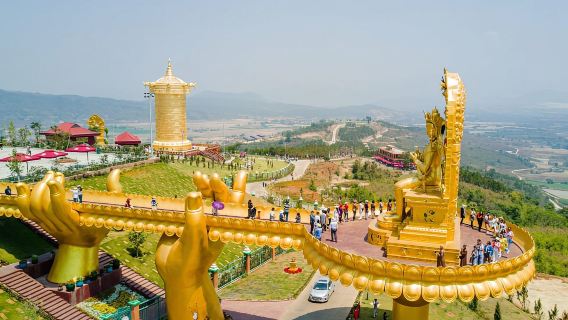 Dalat: Linh-Phuoc-Pagode und Stupa der Gebetsmühle