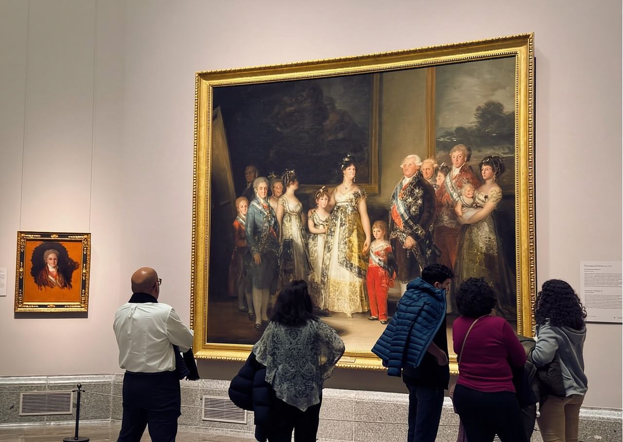 Madrid: Prado Museum and Tapas & Wine Tour with Local Guide