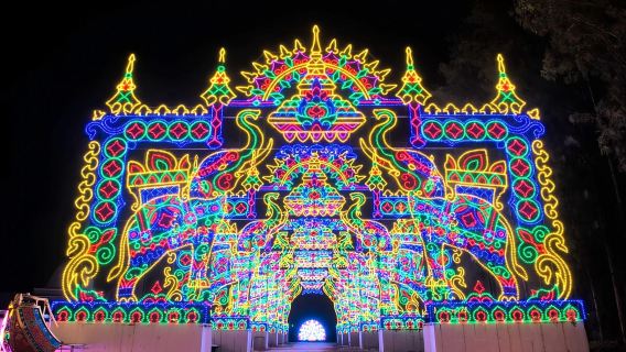 ภูเก็ต: บัตรเข้าสวนสนุกคาร์นิวัลเมจิก พร้อมบริการรับส่งเสริม