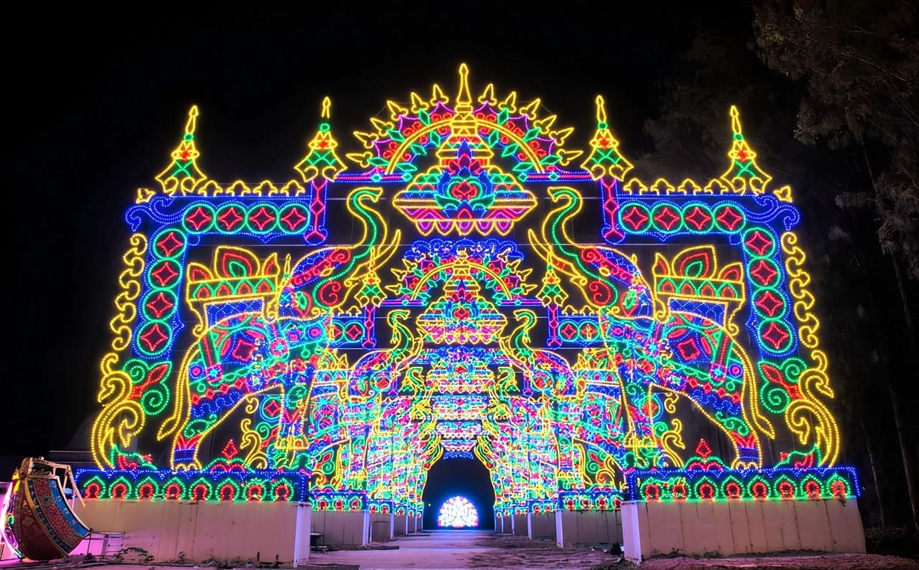 Phuket: biglietto d'ingresso al Carnival Magic con trasferimento facoltativo