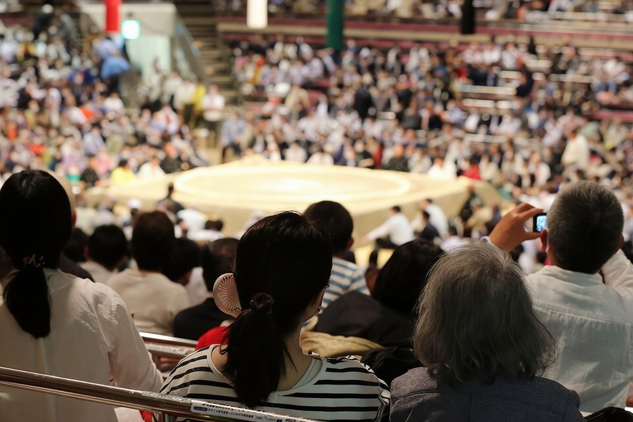 Biglietto d'ingresso e tour guidato del torneo di sumo a Osaka