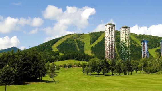 Bas terus laju dari Lapangan Terbang Antarabangsa Chitose ke Hoshino Resort Tomamu Sapporo