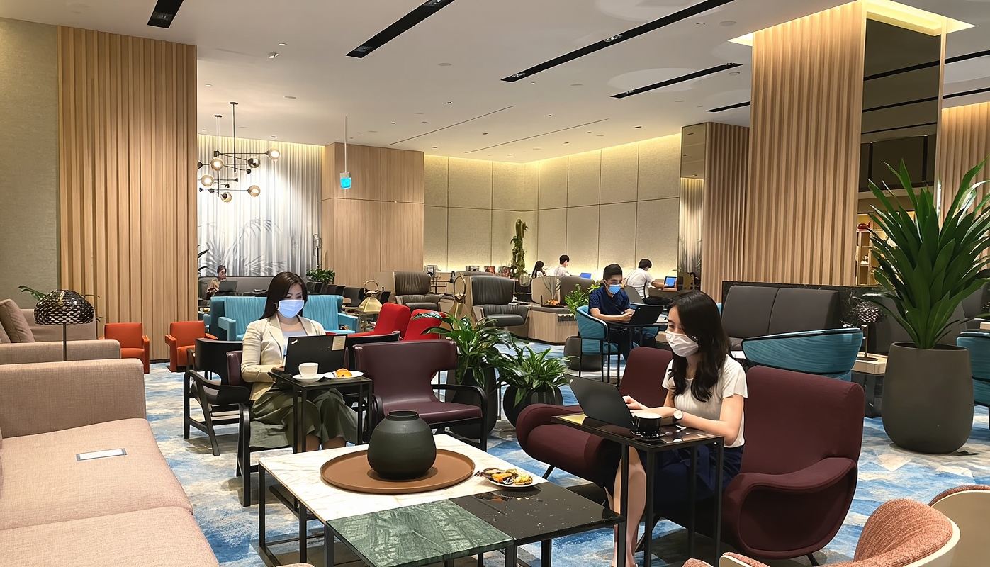 Voucher per 3 ore al Changi Lounge, sala VIP dell'Aeroporto di Singapore-Changi, per transito o ingresso/uscita