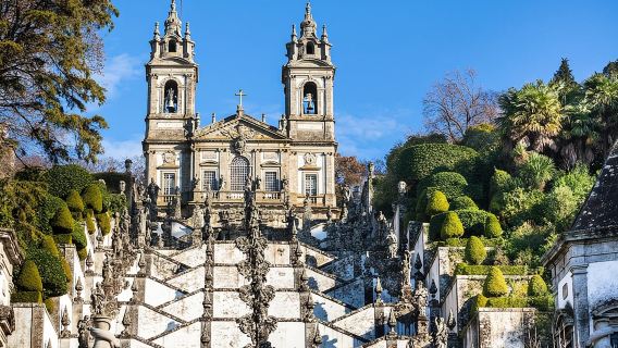 Braga & Guimarães Small Group Tour: Lunch & All Tickets Included