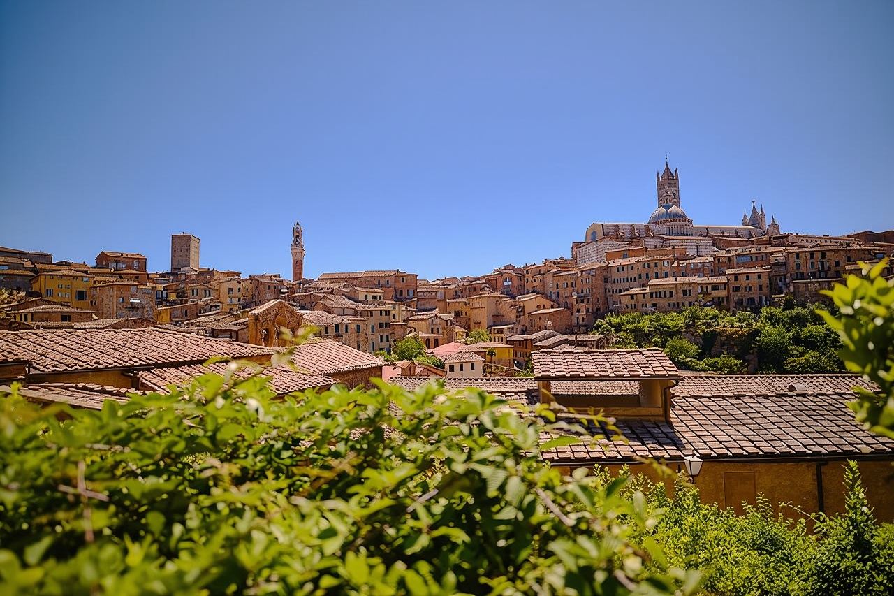 1-day tour of Siena, San Gimignano, Monteriggioni and Chianti wine tasting in Italy