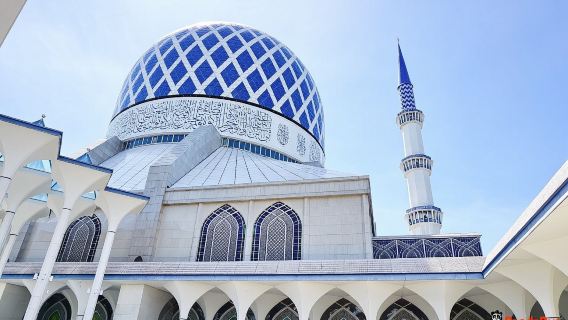 クアラルンプール発｜ピンクモスク＋ブルーモスク＋アイラブKL＋ムルデカスクエア 午前半日日帰りツアー（日本語ガイド）