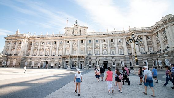 Madrid: Visita guiada por expertos al Palacio Real con opción de tapas