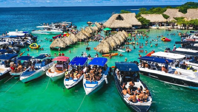 Cartagena Island Hopping: 5-Stop Rosario Islands Tour with Lunch