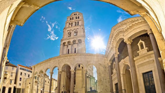 From Makarska Riviera: Full-Day Split & Trogir Tour