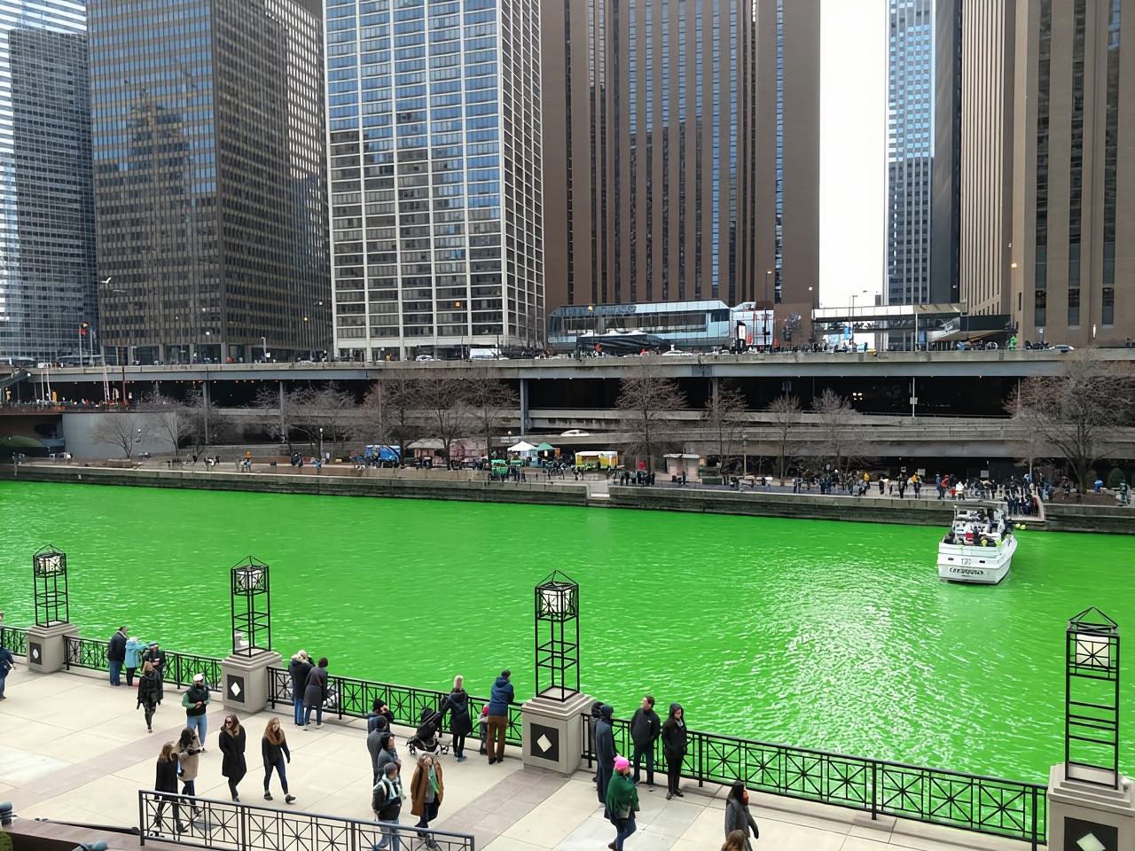 Chicago: City Minibus Tour with Optional Architecture Cruise