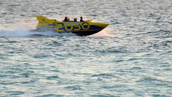 เจดดาห์: ทัวร์เรือเร็วทะเลแดงพร้อมกัปตัน