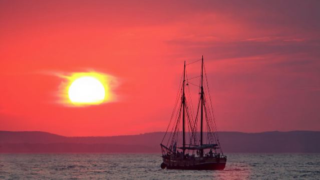 Zadar: Sunset Cruise on Traditional Boat with Wine
