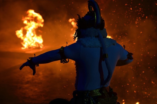 Bali: Tiket Masuk Tari Kecak Api dan Pura Luhur Uluwatu