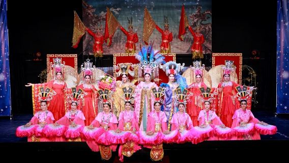 Chiang Mai: Siam Dragon Cabaret Show with Optional Transfer