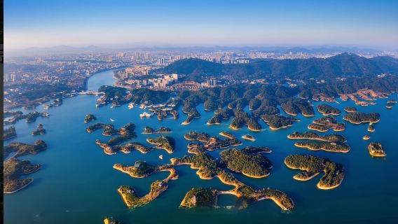 1-day private charter tour to Red Cliff Ancient Battlefield of The Three Kingdoms + The Ancient Street of Yangloudong + Lushui Lake in Xianning, Hubei with English service available