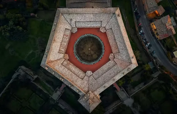 卡普拉羅拉深度包車遊：從法爾內塞宮到維科湖，教堂小鎮全體驗