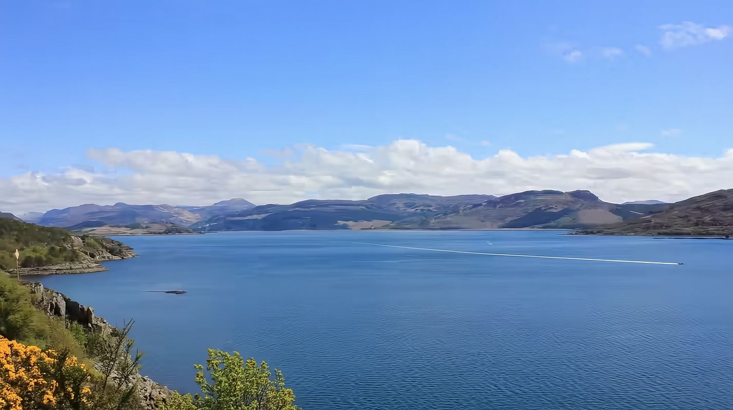 Loch Ness and Scottish Highlands Exploration Day Tour from Edinburgh • English-speaking Group