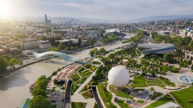 Excursión de un día en servicio de coche privado con conductor: Teleférico de Tiflis + Estatua de la Madre Georgia + Parque Rike