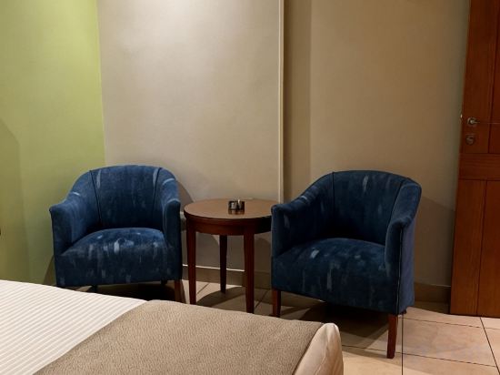 Almadiafa - المضيفه Room Type - Quadruple Family Suite