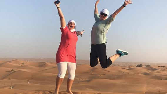 Dubai: Unique SUNSET 4WD Red Dunes Safari