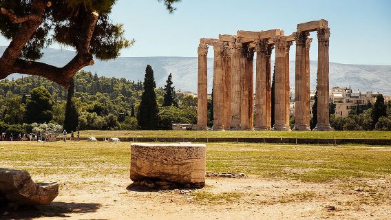 Highlights & Hidden Gems With Locals: Best of Athens Private Tour