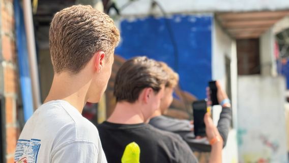 ทัวร์ชุมชนเมเดยิน 13 พร้อมของว่างและกราฟฟิตีของคุณเอง