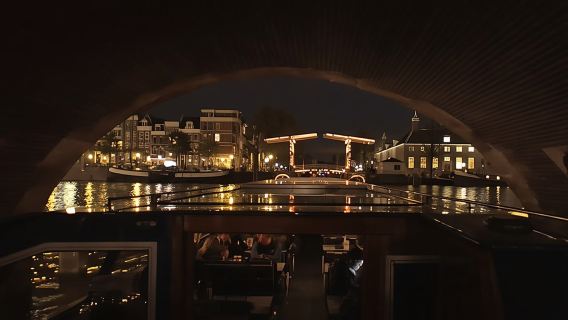 Crucero nocturno de Gray Line con refrigerio incluido