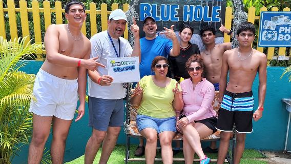 ทัวร์น้ำตก Dunn's River และ Blue Hole จากมอนเตโกเบย์