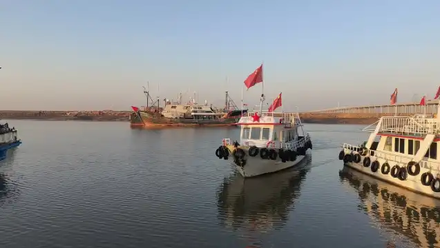 天津包船出海捕魚+海上觀光+免費加工+品嚐海鮮+海上聚會（餐廳、空調、廁所、拖網、卡拉OK、船上可燒烤）