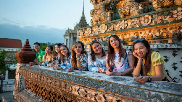 曼谷夜遊：鄭王廟、臥佛寺、唐人街及嘟嘟車之旅