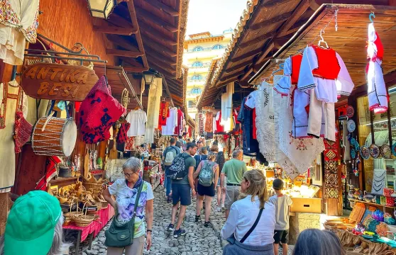 克魯亞城堡、舊市集及薩里薩爾提克 - 由地拉那出發