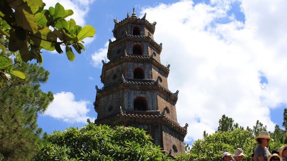 Hue: Half-Day City Tour with Dragon Boat Cruise & Car