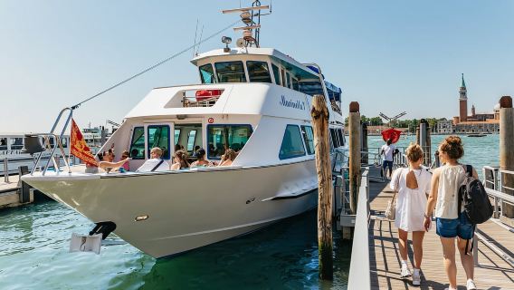 Venedig: Burano, Torcello und Murano Bootstour mit Glasbläserei