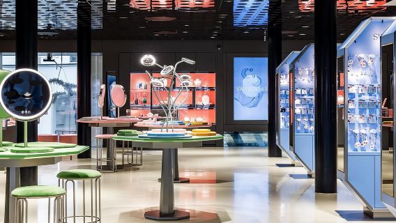 Vienna: Swarovski House Tour with Champagne & Gift