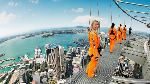 Auckland: SkyWalk mit Sky Tower-Eintrittskarte