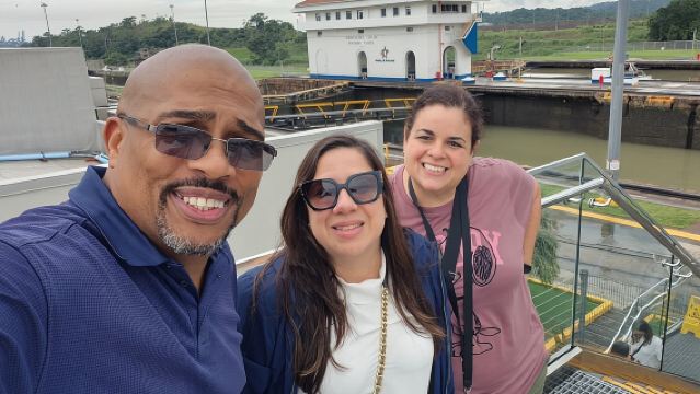 Miraflores canal locks and Casco Viejo all included Private Tour 